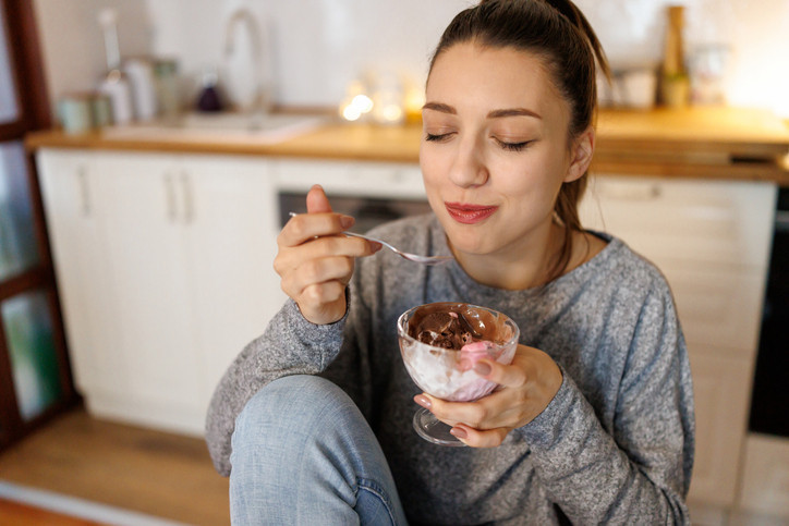 Ünlü uzman 80/20 kuralını anlattı Hem sevdiği şeyleri yiyor hem kalbini koruyor