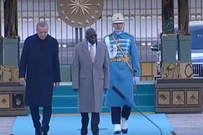 Cumhurbaşkanı Erdoğan, Nijeryalı mevkidaşı Tinubu'yu resmi törenle karşıladı