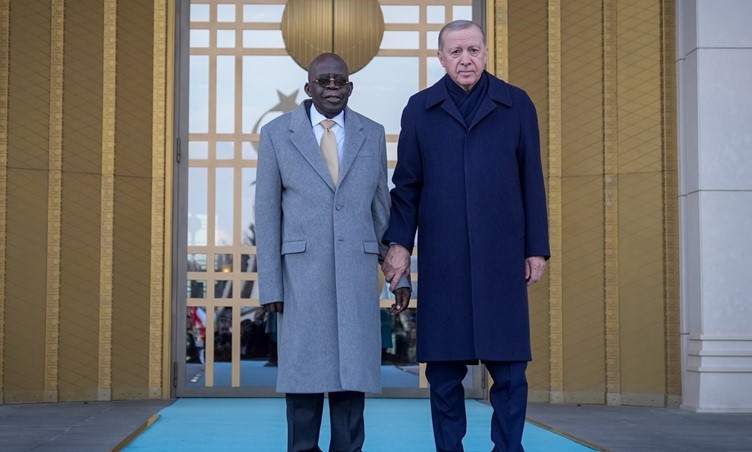 Cumhurbaşkanı Erdoğan, Nijeryalı mevkidaşı Tinubu'yu resmi törenle karşıladı