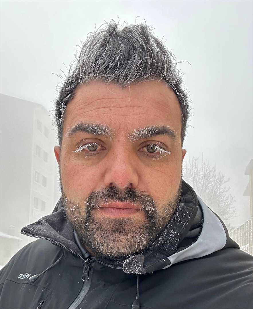 Termometreler eksi 33 dereceyi gösterdi... Kent buz tuttu Dışarı çıkanların kaş ve kirpikleri dondu Termometreler eksi 33 dereceyi gösterdi... Kent buz tuttu Dışarı çıkanların kaş ve kirpikleri dondu