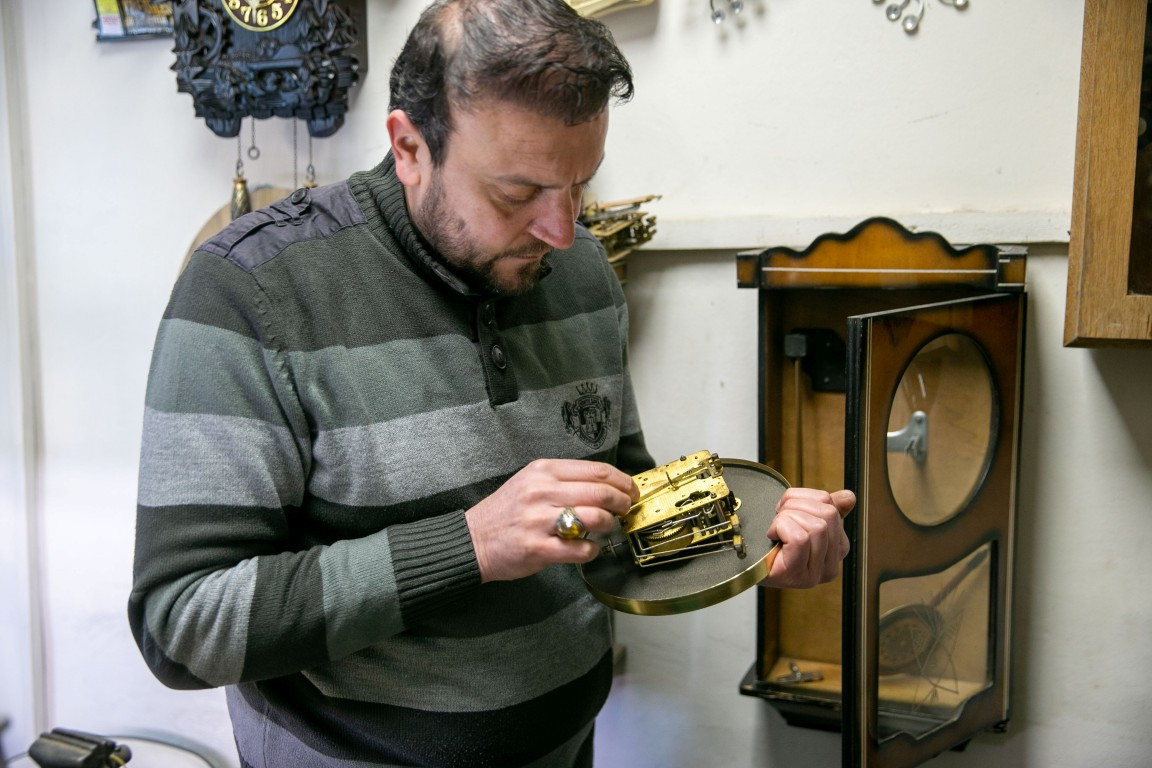 Yarım asırlık aile mesleğini sürdürüyor... Kentte bunu yapan 2-3 esnaf kaldı Yarım asırlık aile mesleğini sürdürüyor... Kentte bunu yapan 2-3 esnaf kaldı