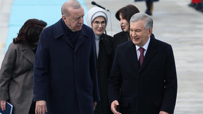 Cumhurbaşkanı Erdoğan, Özbekistan Cumhurbaşkanı Mirziyoyev'i karşıladı