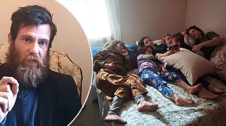 Eski çocuk yıldız istese milyoner bile olurdu... Yıllarca kazandığı tüm parayı, sahip olduğu her şeyi bağışladı: Kendini ve ailesini beş kuruşsuz yoksulluğa mahkum etti