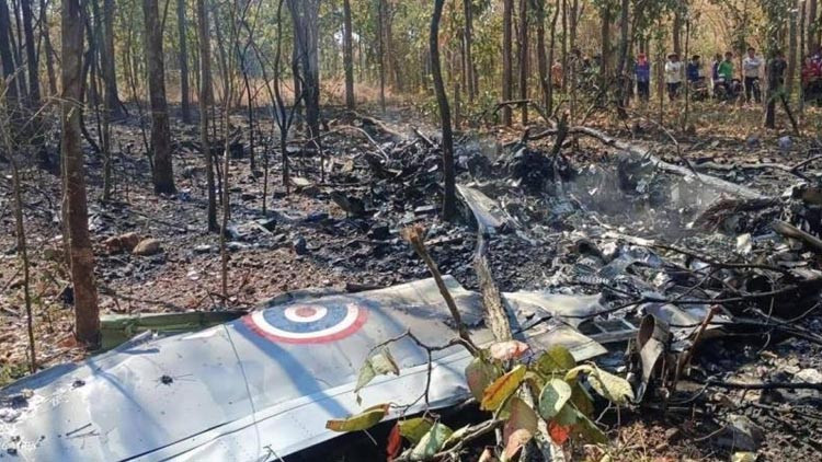 Tayland’da askeri uçak düştü: 2 ölü