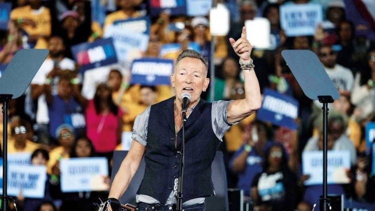 ICE mağdurları için şarkı yazdı… Trump’a sert çıktı