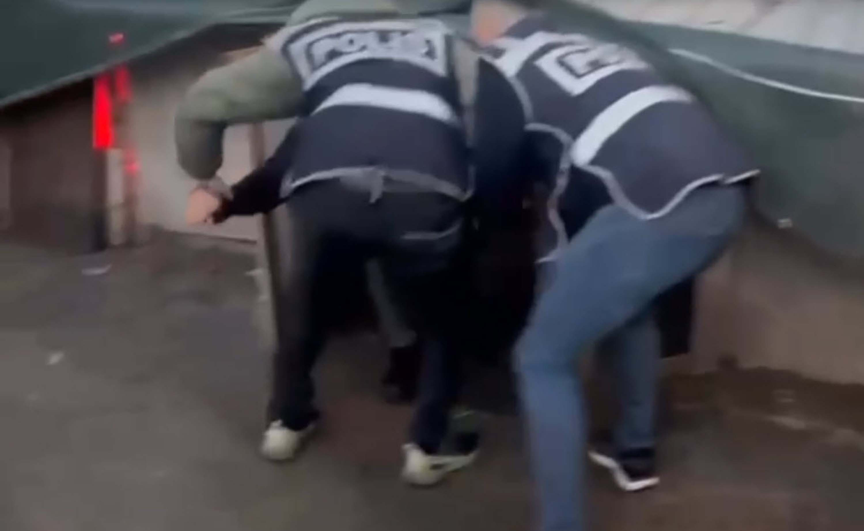 Firari hükümlü, saklandığı kümeste öksürünce yakalandı