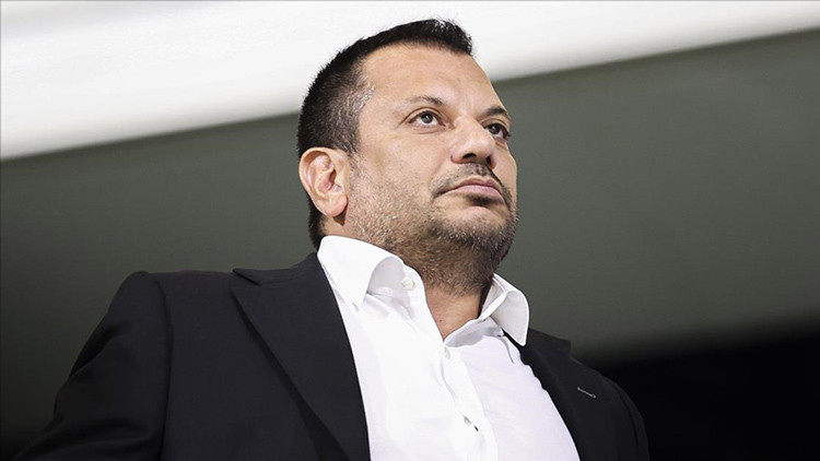 Trabzonspor'un takım otobüsüne taşlı saldırı!