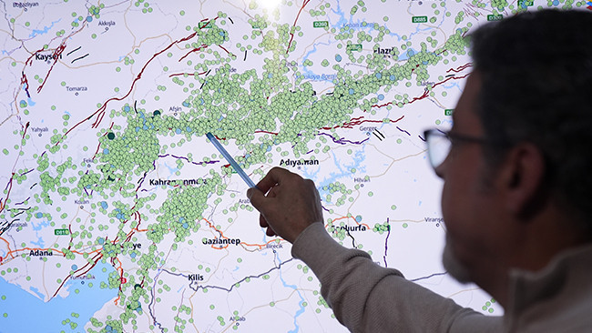 Prof. Dr. Sözbilir 'Dünyadaki en sismik bölgelerden bir tanesi' dedi ve uyardı: Yeni depremler olacaktır