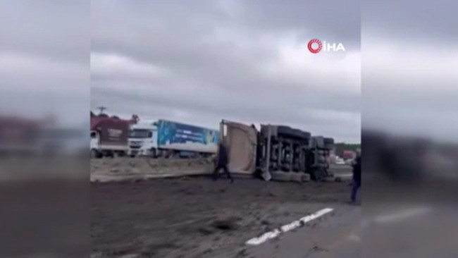 Kuzey Marmara Otoyolunda kaza: Bölgeye ekipler sevk edildi