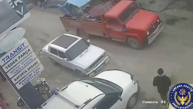 Çaldıkları araçları parçalayıp satan 8 kişi yakalandı