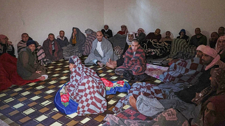 Irak, Suriye'den gönderilen DEAŞ'lı tutukluları teslim aldı