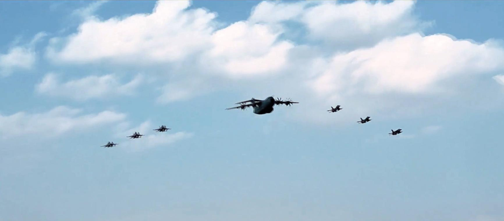 9 bin feette rüzgârla dans