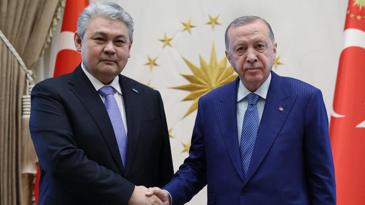 Erdoğan, Kazak bakanı kabul etti