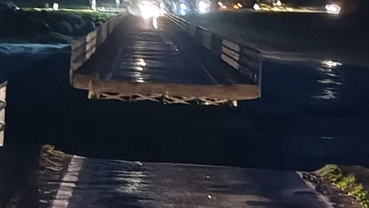 Balıkesir’de kuvvetli yağış: Köprü çöktü