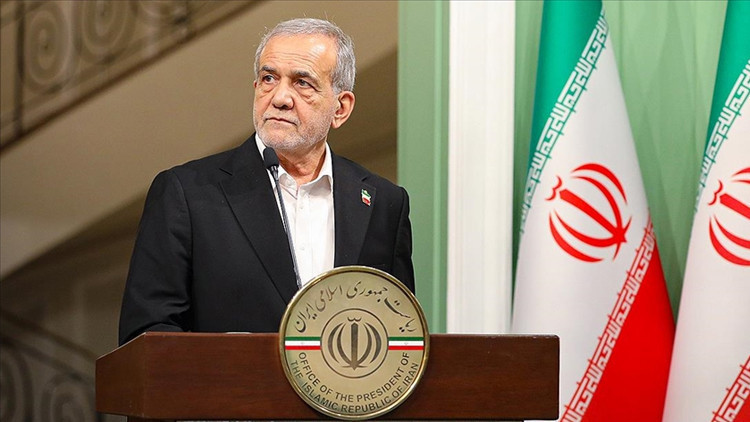İran Cumhurbaşkanı Pezeşkiyan, ABD ile görüşme talimatı verdiğini doğruladı