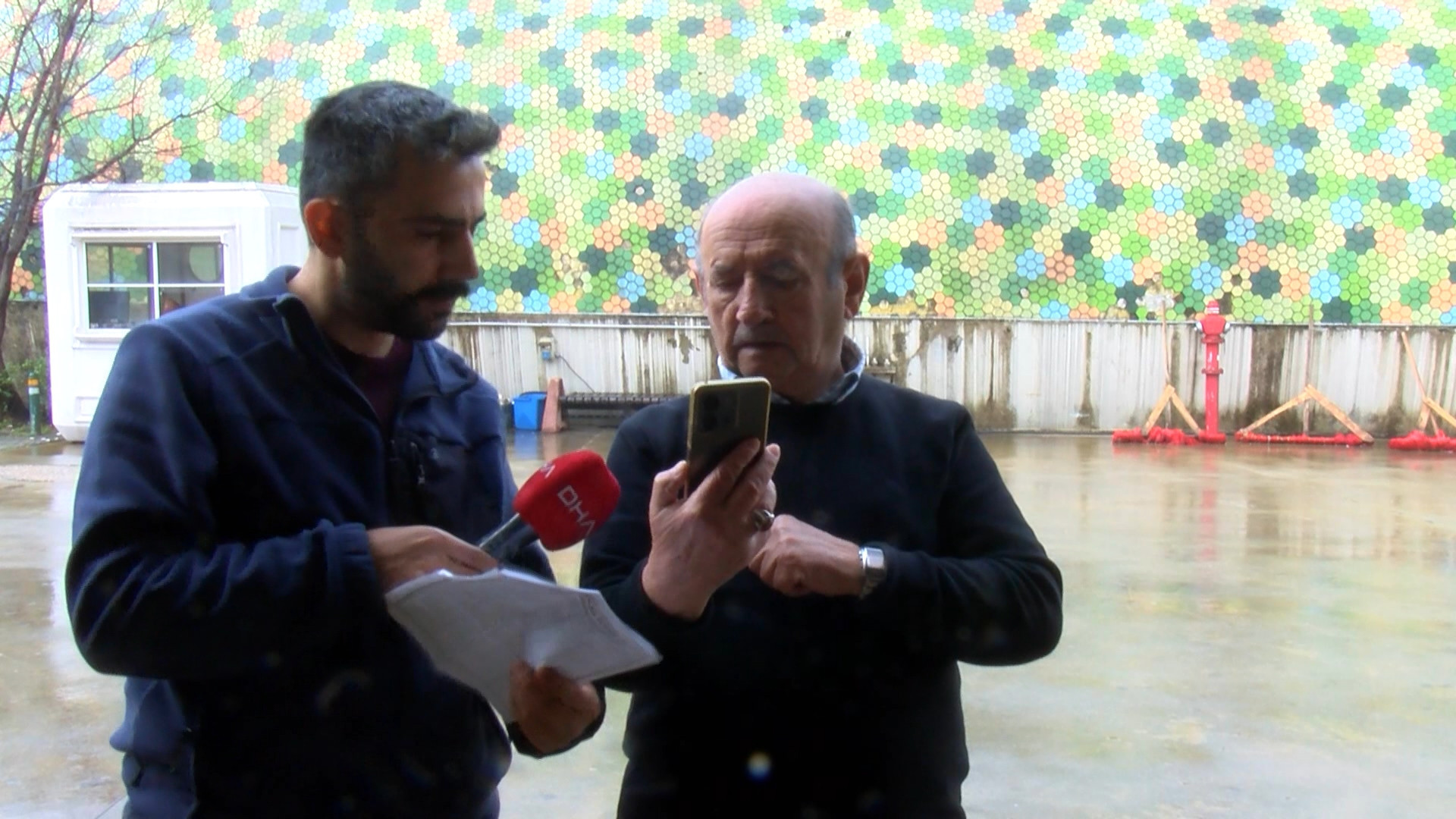 Ev sahibini şoke eden manzara 8 aydır kira ödemiyorlar Evimi perişan ettiler