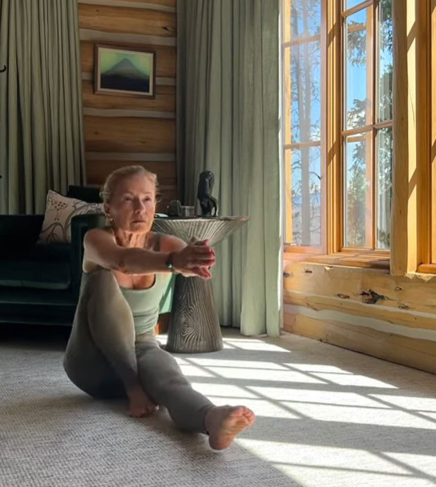 Yoga hayatının her anında onun en büyük destekçisi