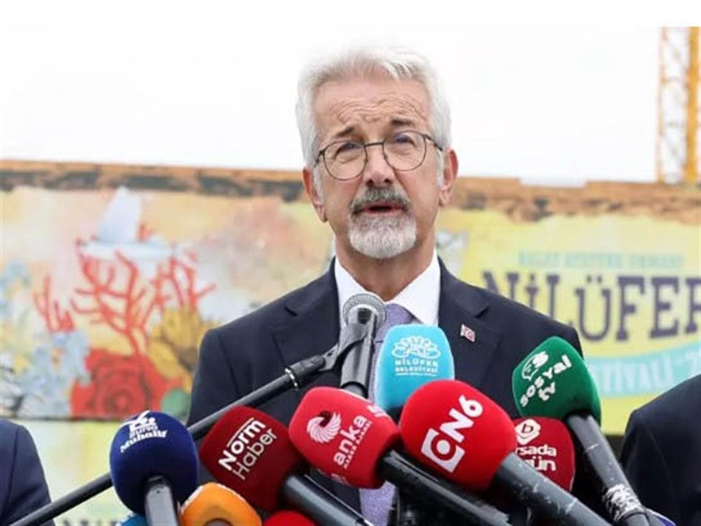 192 yıla kadar hapsi istenen eski belediye başkanı rüşveti pasta kutusunda almış