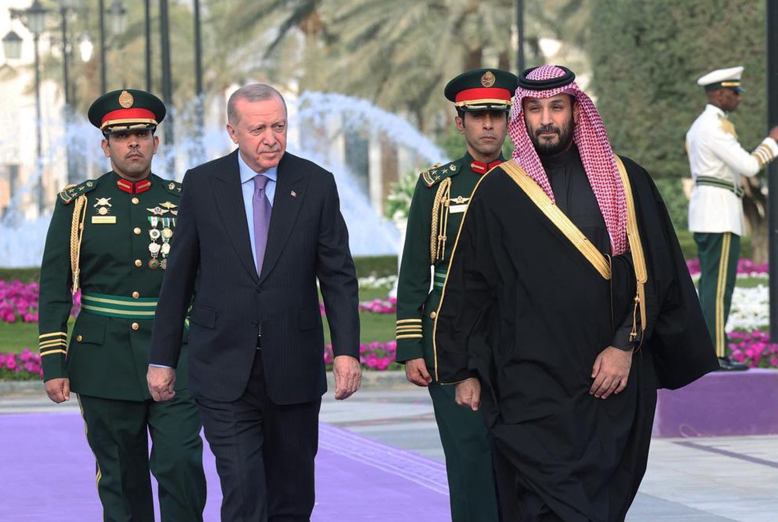 Suudi Arabistan ziyareti: Cumhurbaşkanı Erdoğan Prens Muhammed bin Selman ile görüştü