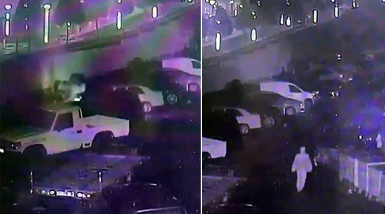 Isınmak için yaktığı ateş 5 aracı küle çevirdi