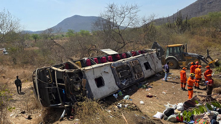 Brezilya'da otobüs kazası: 16 ölü, 44 yaralı