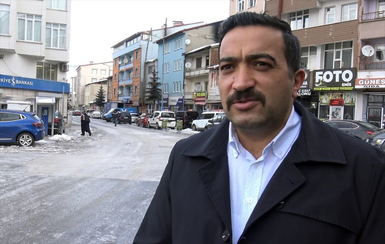 İş makineleri ile toplanıp şehir dışına taşınıyor İş makineleri ile toplanıp şehir dışına taşınıyor