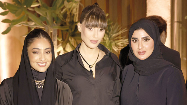 Kraliyet Ailesi üyeleri ile buluştu