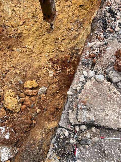 Altyapı çalışmasındaki kazıda bulundu Hemen polisi aradılar, çalışmalar durduruldu