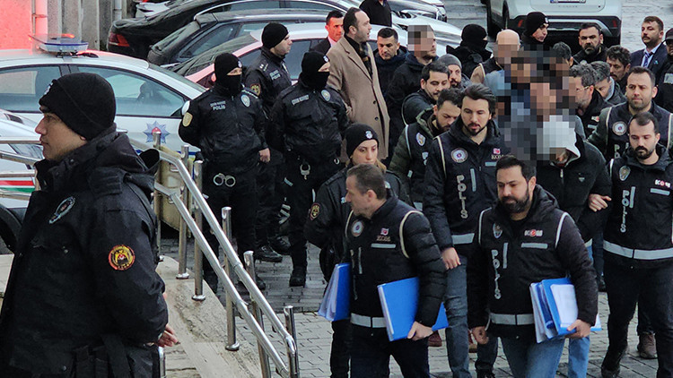 Araç muayene istasyonundaki tezgah çöktü: 13 kişi gözaltına alındı