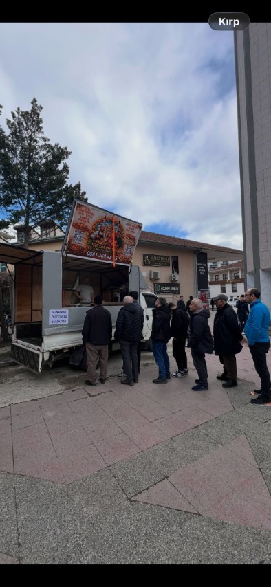  Kendisini hiç görmedik, telefonla sipariş verdi