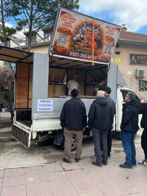  Kendisini hiç görmedik, telefonla sipariş verdi