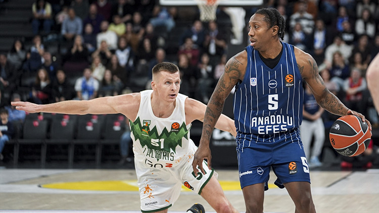 Anadolu Efes, Zalgiris'i yıktı geçti: 92-82