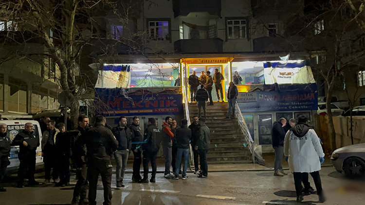 Bursa'da kahvehane çıkışı silahlı saldırı: 2 yaralı