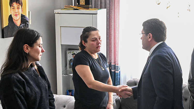 Adalet Bakanı Tunç’tan Atlas Çağlayan’ın ailesine ziyaret