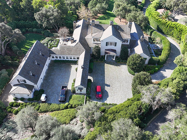 Çiftlik hayatı zor geldi, ünlü sunucu 27 milyona yeni malikane aldı