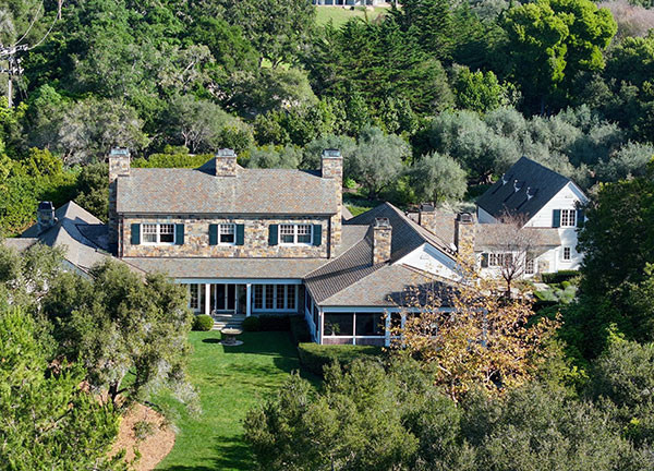 Çiftlik hayatı zor geldi, ünlü sunucu 27 milyona yeni malikane aldı