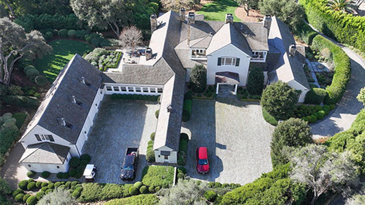 Çiftlik hayatı zor geldi, ünlü sunucu 27 milyona yeni malikane aldı