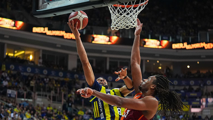 Potadaki derbide kazanan Fenerbahçe Beko!