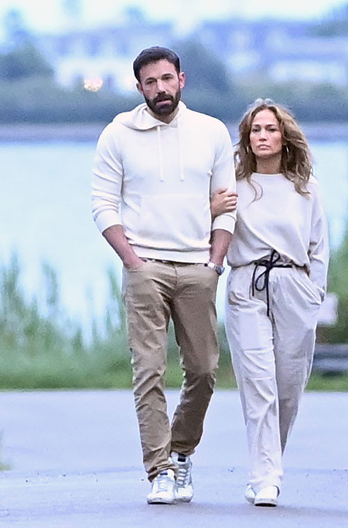 Boşandılar ama kalplerine söz geçiremediler... Sensiz yaşayamıyorum Boşandılar ama kalplerine söz geçiremediler... Sensiz yaşayamıyorum