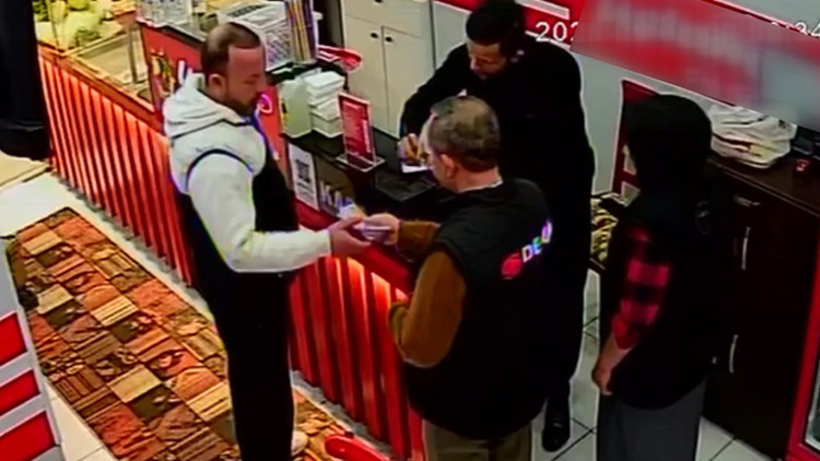 Beyoğlu'nda yaşandı | Çiğ köfteciyi can evinden vurdu: Verdiği isimle dolandırıp kaçtı | 'Duyunca akan sular durdu'