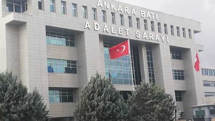 Adliyedeki altınları zimmetine geçiren emanet personeli tutuklandı