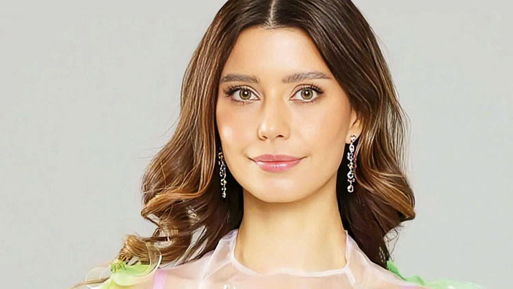 İlk şarkısı İngilizce