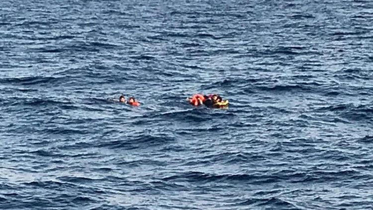 İzmir'den acı haber! Göçmen botu battı: 3 ölü