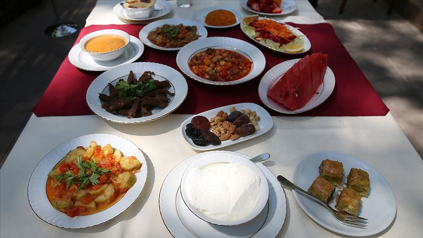İBB Meclisinde iftar menülerine yüzde 27,27'ye varan oranda zam yapıldı