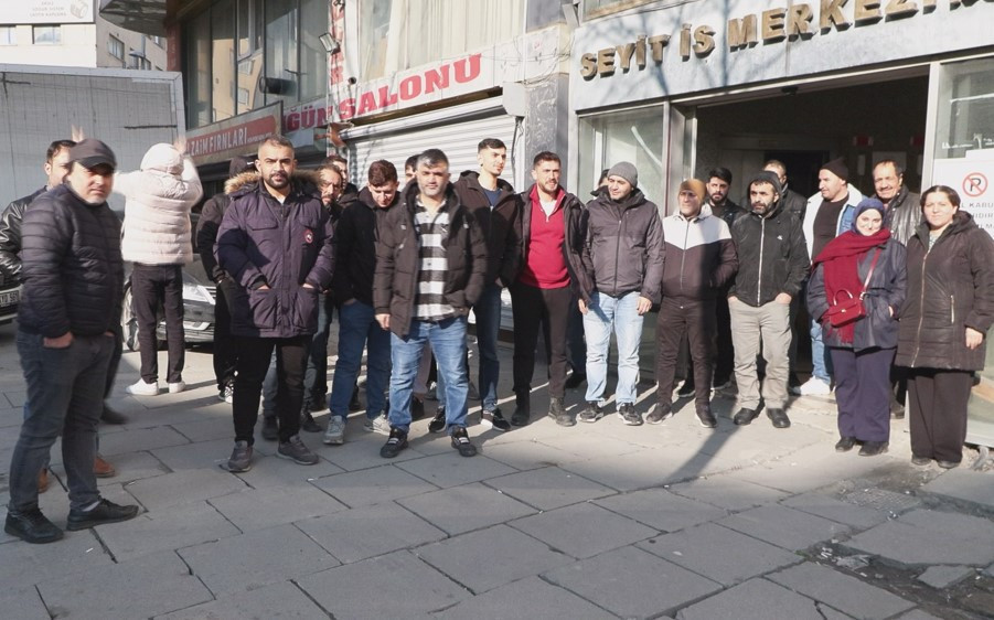 Sultangazi'de zam isteyince 15 gün izne çıkarılan işçiler, döndüklerinde atölyeyi boş buldu