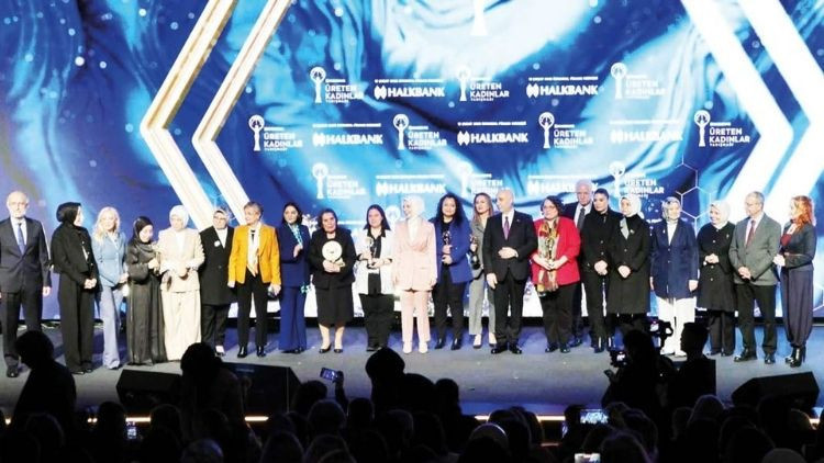 Kadın girişimcilere 125 milyar liralık destek… Üreten kadınlar ödüllendirildi
