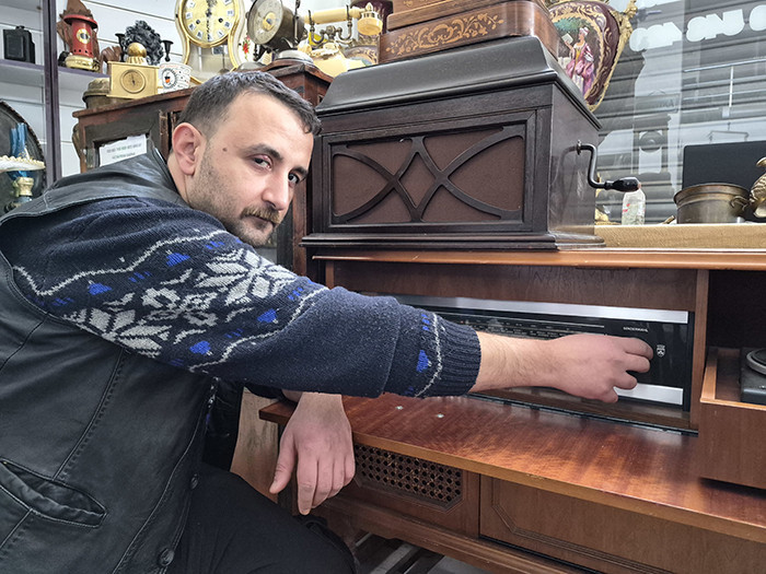  Topladıklarını iş yerinde sergiliyor Elinde 30dan fazla var Başından kalkamıyorsun seni senden alıyor