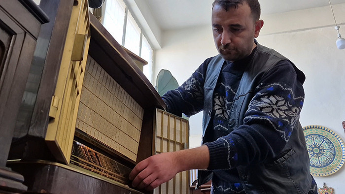  Topladıklarını iş yerinde sergiliyor Elinde 30dan fazla var Başından kalkamıyorsun seni senden alıyor