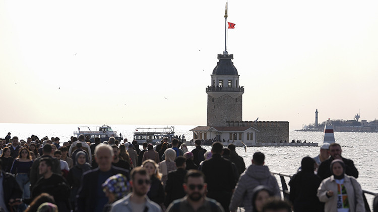İstanbul'da 'anormal' sıcaklık: Termometrenin ulaştığı değer hayrete düşürdü