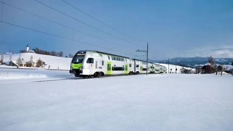 İsviçre'de tren kazası: Raydan çıktı